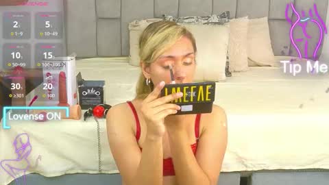 Snapshot of lunitadiva chatting on 11/06/25, 02:40 lunitadiva online show from 11/06/25, 02:40