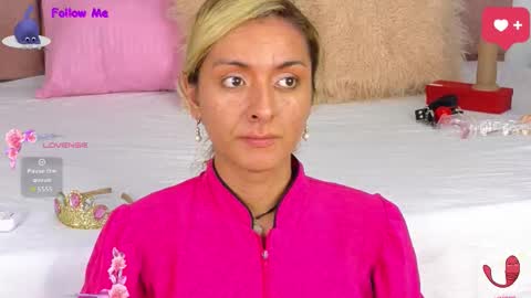 Snapshot of lunitadiva chatting on 11/15/25, 01:51 lunitadiva online show from 11/15/25, 01:51