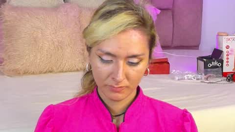 Snapshot of lunitadiva chatting on 11/18/25, 01:26 lunitadiva online show from 11/18/25, 01:26