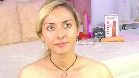 Snapshot of lunitadiva chatting on 11/19/25, 01:55 lunitadiva online show from 11/19/25, 01:55