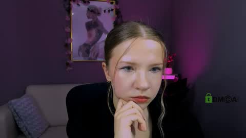 Snapshot of lunna_bella_ chatting on 09/23/25, 10:07 lunna online show from 09/23/25, 10:07