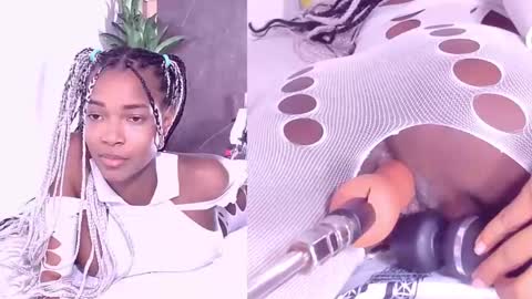 Snapshot of lunna_thomson chatting on 10/09/25, 03:21 lunna online show from 10/09/25, 03:21