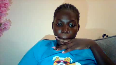 luo_queen online show from 09/25/25, 11:19