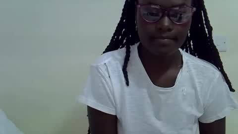Snapshot of lupitah_ chatting on 02/11/25, 11:44 sweet girl online show from 02/11/25, 11:44