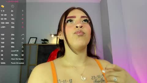 Snapshot of lurea_pearl chatting on 11/19/25, 05:18 Lurea pearl online show from 11/19/25, 05:18