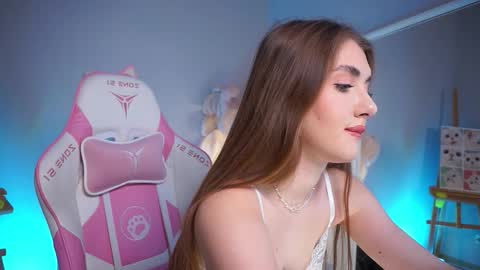 Snapshot of lureofeva chatting on 11/11/25, 02:28 Eva online show from 11/11/25, 02:28