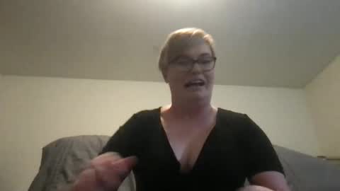 Snapshot of lusciouss_kitten chatting on 10/03/25, 02:19 Luscious Kitten online show from 10/03/25, 02:19