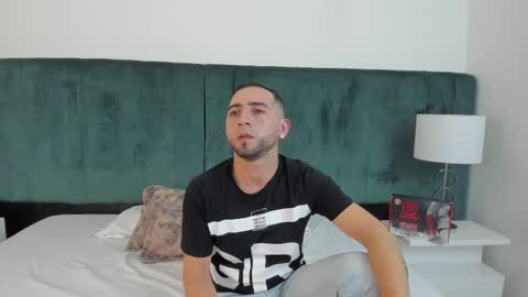 Lushian And Luna online show from 11/01/25, 11:18