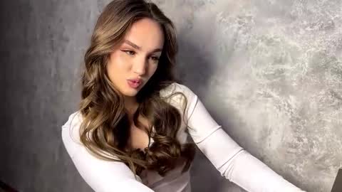 Mira online show from 10/19/25, 09:37