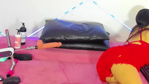 Lussie  online show from 10/26/25, 03:34