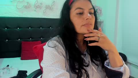 Angela 3 online show from 12/16/24, 07:32