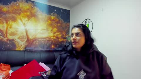 Angela 3 online show from 12/31/24, 11:31