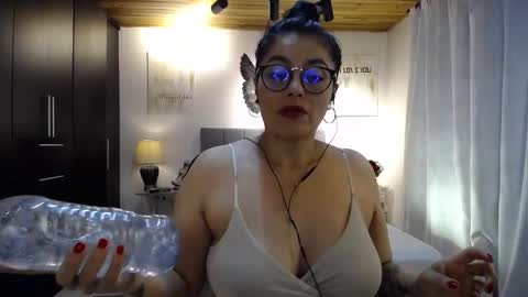 Angela 3 online show from 03/10/25, 08:23