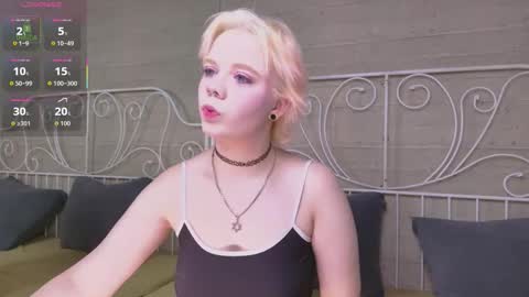 Snapshot of lustyempress chatting on 10/26/25, 04:40 SALLY online show from 10/26/25, 04:40