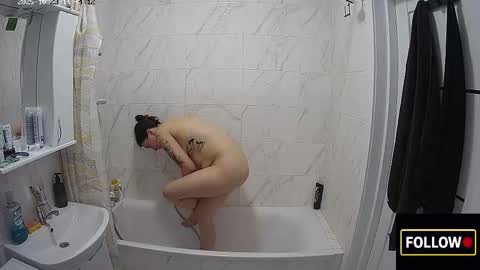 luuvteam online show from 10/23/25, 11:42