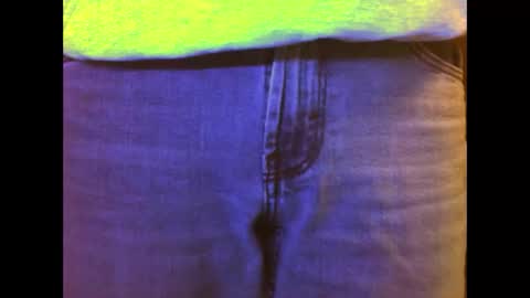 Snapshot of luv2bnakednow chatting on 12/17/24, 09:05 luv2bnakednow online show from 12/17/24, 09:05