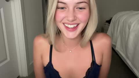 Aimee online show from 10/12/25, 03:27