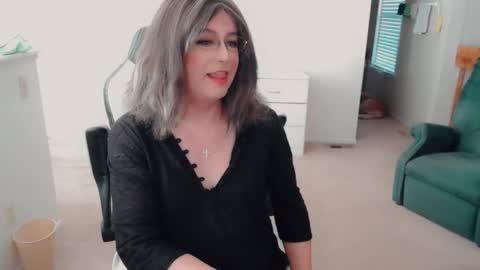 Britney online show from 11/18/25, 08:46