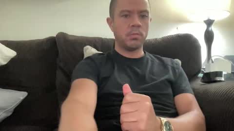 Snapshot of luvv777 chatting on 12/25/24, 10:28 luvv777 online show from 12/25/24, 10:28