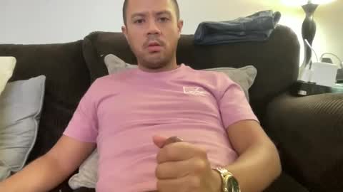 Snapshot of luvv777 chatting on 02/20/25, 08:28 luvv777 online show from 02/20/25, 08:28