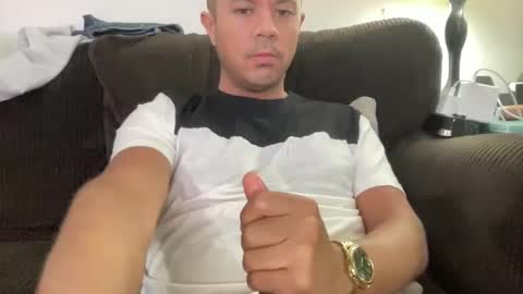 Snapshot of luvv777 chatting on 03/10/25, 02:50 luvv777 online show from 03/10/25, 02:50