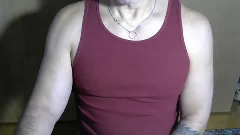 Snapshot of luvzjerkingoff chatting on 02/14/25, 05:03 luvzjerkingoff online show from 02/14/25, 05:03