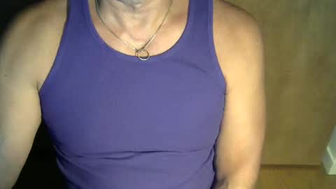 Snapshot of luvzjerkingoff chatting on 09/17/25, 04:14 luvzjerkingoff online show from 09/17/25, 04:14
