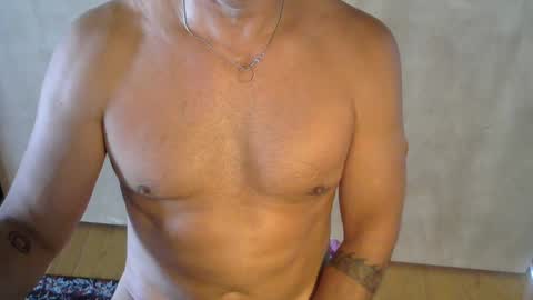 Snapshot of luvzjerkingoff chatting on 09/17/25, 08:43 luvzjerkingoff online show from 09/17/25, 08:43