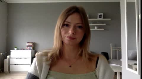 Millie online show from 09/22/25, 02:41