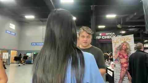 Snapshot of luxcher22 chatting on 10/25/25, 06:13 luxcher22 online show from 10/25/25, 06:13