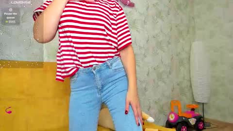 Lucie online show from 11/17/25, 02:12