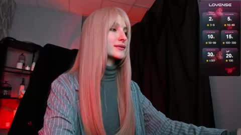 Snapshot of luxrayi chatting on 10/21/25, 09:37 Ray online show from 10/21/25, 09:37