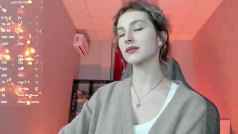 Snapshot of luxrayi chatting on 11/05/25, 02:44 Ray online show from 11/05/25, 02:44