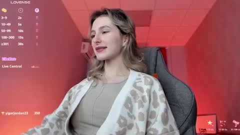 Snapshot of luxrayi chatting on 11/07/25, 04:01 Ray online show from 11/07/25, 04:01