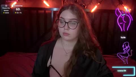 luxsopphia_ online show from 10/10/25, 01:43