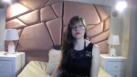 Snapshot of luzhy chatting on 10/23/25, 12:04 luzy online show from 10/23/25, 12:04
