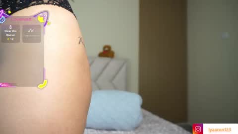 Snapshot of lya_aron_couple chatting on 09/27/25, 07:08 lya_aron_couple online show from 09/27/25, 07:08