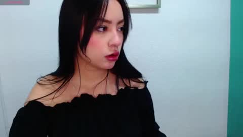 Snapshot of lya_levine chatting on 02/21/25, 03:10 Lya online show from 02/21/25, 03:10