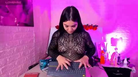 Snapshot of lyaa_collins_ chatting on 09/11/25, 12:05 Lya online show from 09/11/25, 12:05