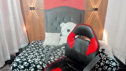 Snapshot of lyanamerry03 chatting on 02/19/25, 04:01 lyanamerry03 online show from 02/19/25, 04:01