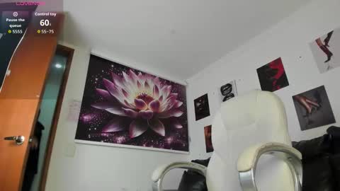  Lycoris  online show from 11/10/25, 09:03