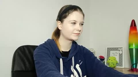 Lydia online show from 11/07/25, 07:03