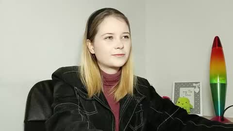 Lydia online show from 11/11/25, 07:25