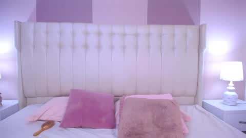 Snapshot of lyn_smith_ chatting on 01/23/25, 02:17 Lyn online show from 01/23/25, 02:17
