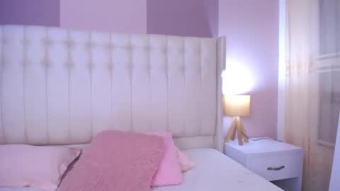 Snapshot of lyn_smith_ chatting on 02/15/25, 01:10 Lyn online show from 02/15/25, 01:10