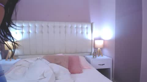 Snapshot of lyn_smith_ chatting on 03/08/25, 11:27 Lyn online show from 03/08/25, 11:27