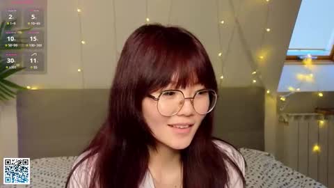 Snapshot of lyngrindle chatting on 02/21/25, 01:33 Suki online show from 02/21/25, 01:33