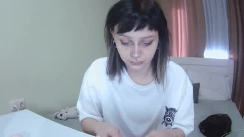 Kira online show from 09/22/25, 10:28