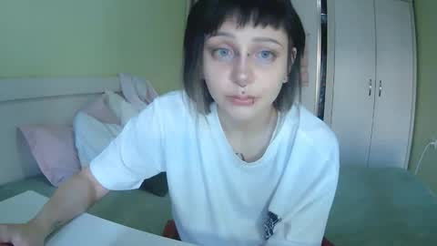 Kira online show from 09/23/25, 10:18