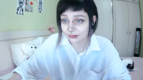 Kira online show from 09/24/25, 10:29